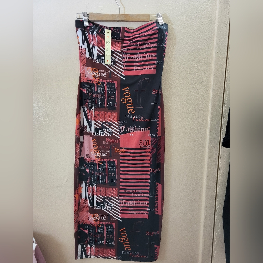 NWOT Stylish Black and Red Graphic Print Skirt